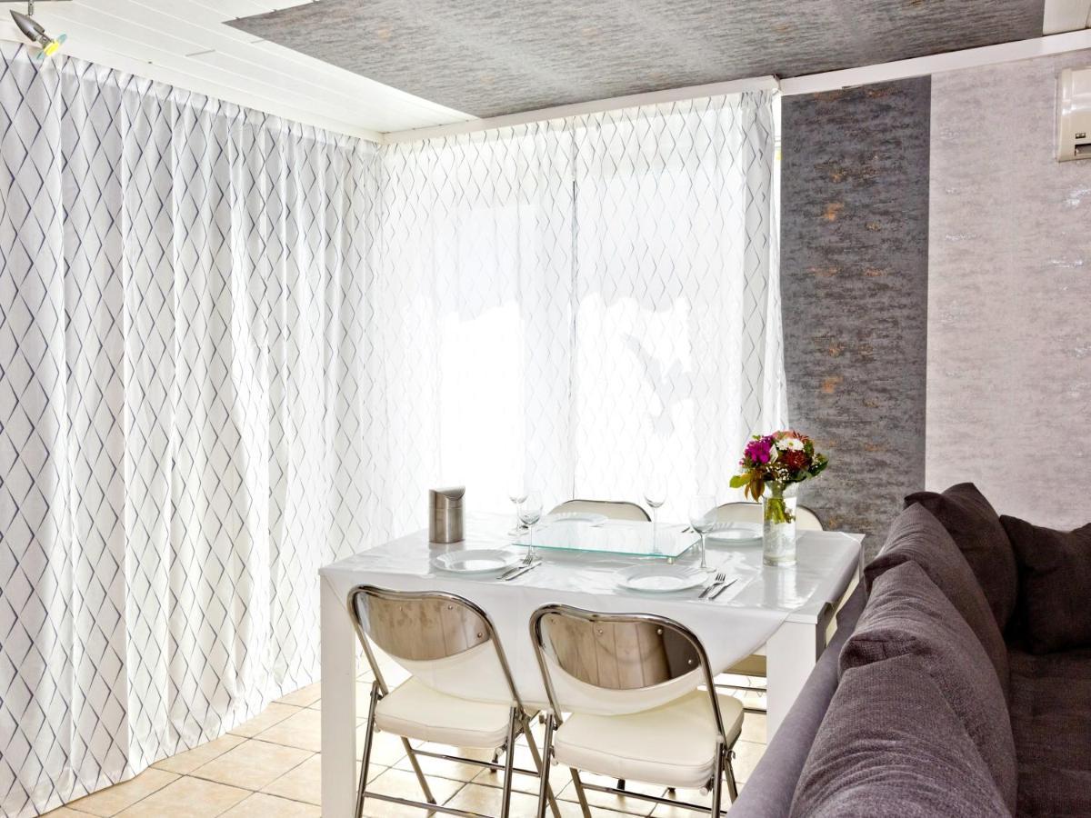 Fewo Weltenbummler Apartment โดรุม ภายนอก รูปภาพ