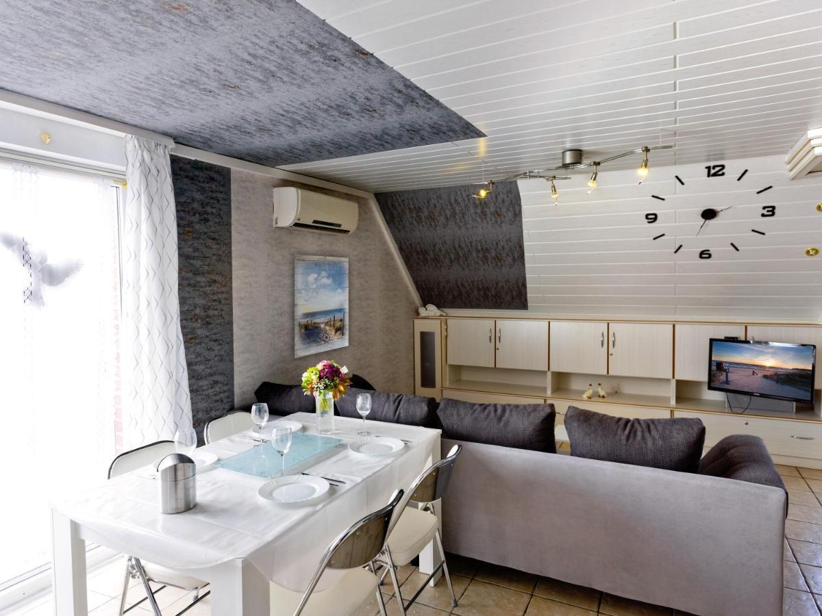 Fewo Weltenbummler Apartment โดรุม ภายนอก รูปภาพ