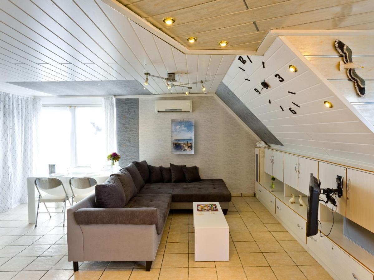 Fewo Weltenbummler Apartment โดรุม ภายนอก รูปภาพ