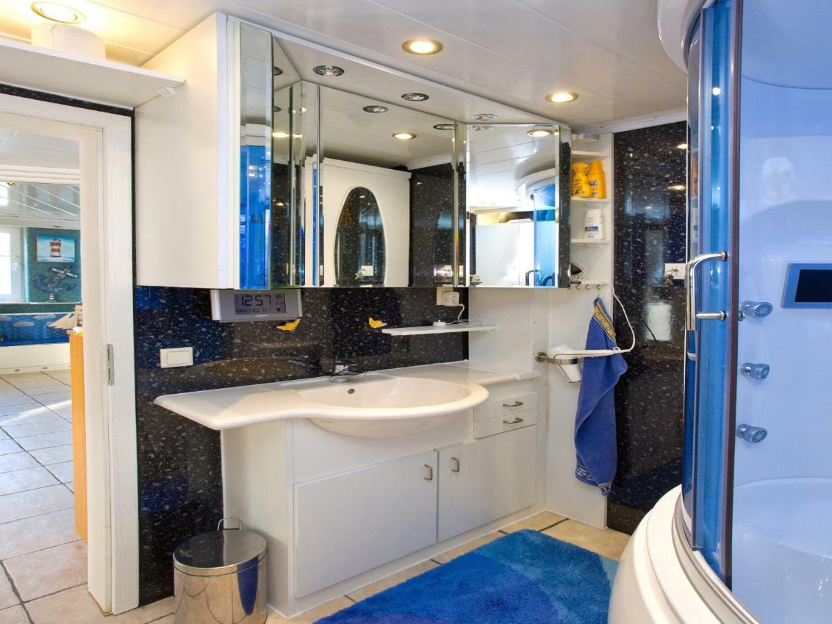 Fewo Weltenbummler Apartment โดรุม ภายนอก รูปภาพ